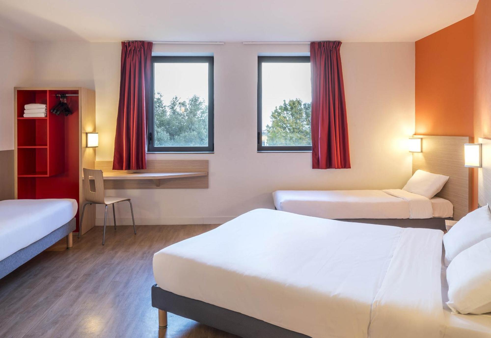 Ouest Hotel